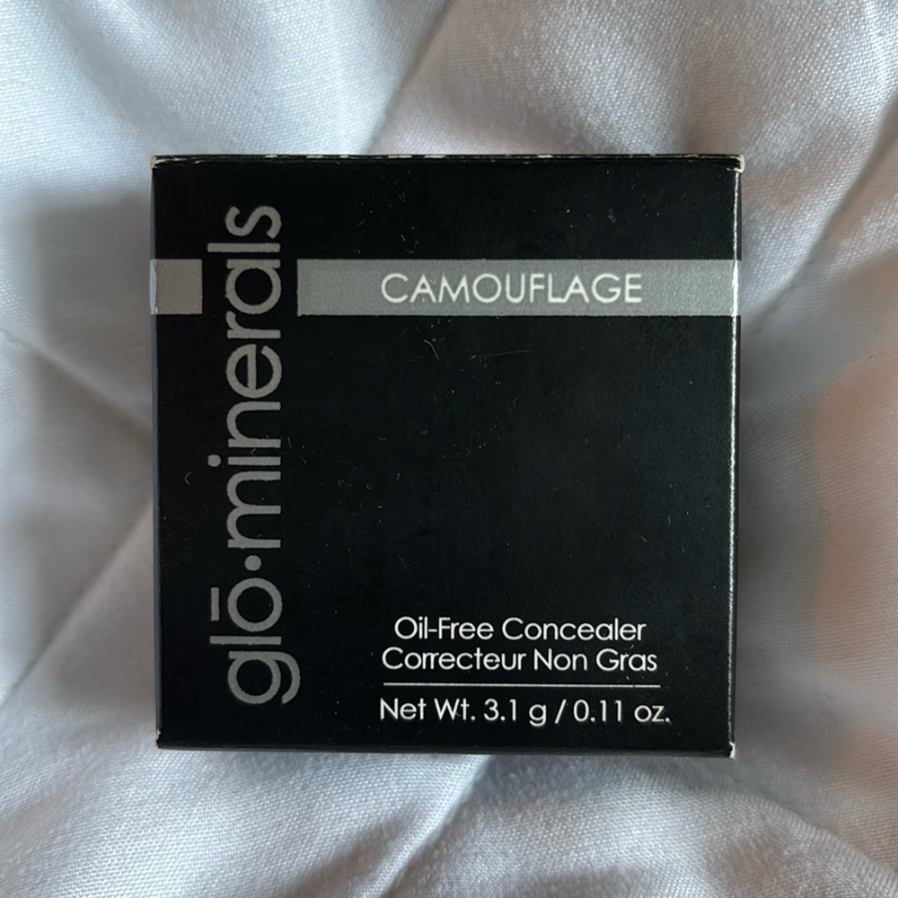 Glo minerals/Glo skin beauty oil-free concealer.